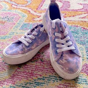 Girls tie dye size 1 sneakers